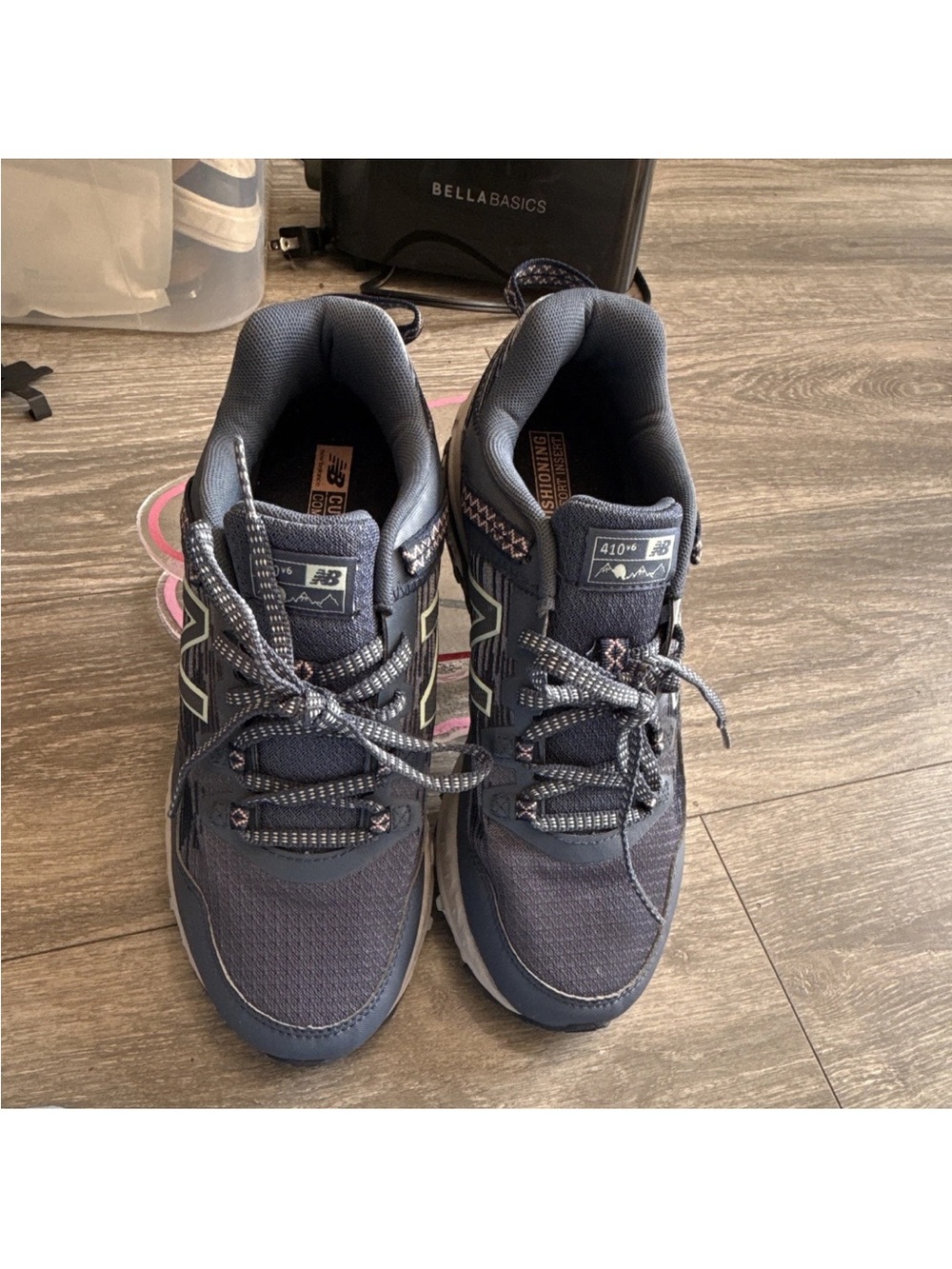 New Balance woman’s Navy/Gray Athletic Sneakers